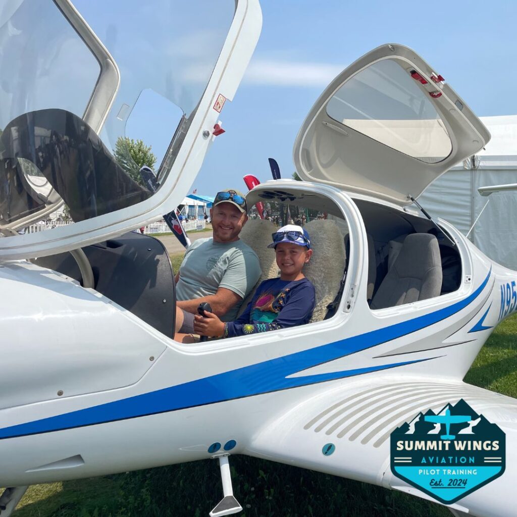 student pilot and instructor in a diamond da40 airplane